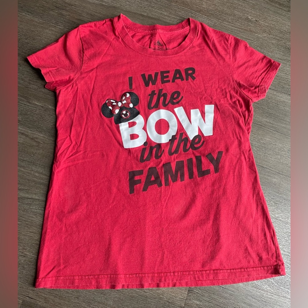 Disney Graphic T Shirt I Wear The Bow In The Family Size M Minnie Mouse Red